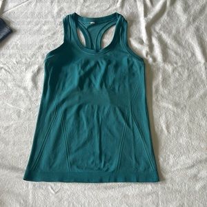 Athleta Momentum seamless tank